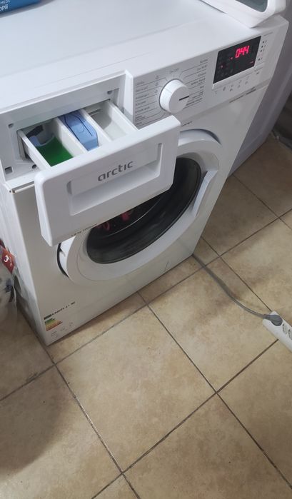 Mașină de spălat rufe Arctic APL81023XLW0 8kg, 1000 RPM, Motor Inverter, ExtraSteam.