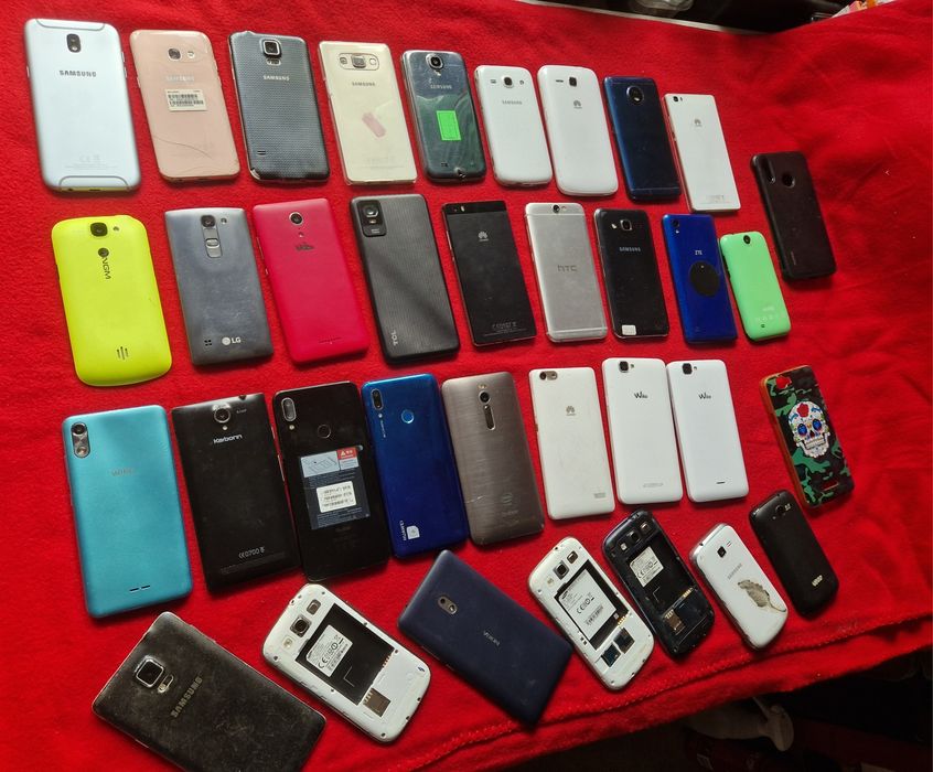 Telefon cu touchscreen pentru piese sau colecție