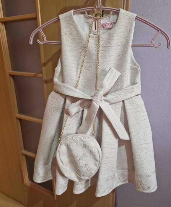 Costum pt evenimente fetita 3 ani, NOU superb IMPECABIL