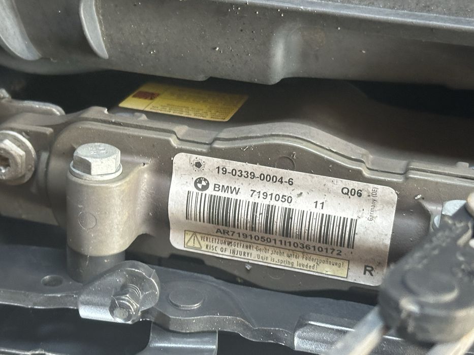 Bmw Бмв преден капак панти пиропатрони