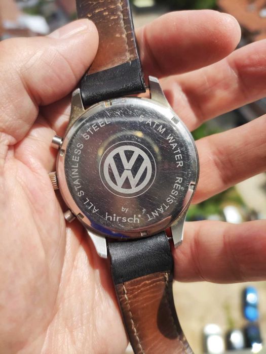 Уникален часовник на Hirsh, поръчан специално за WV