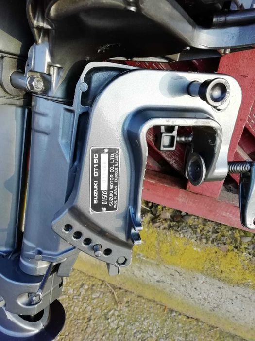 Vând motor barcă Suzuki!