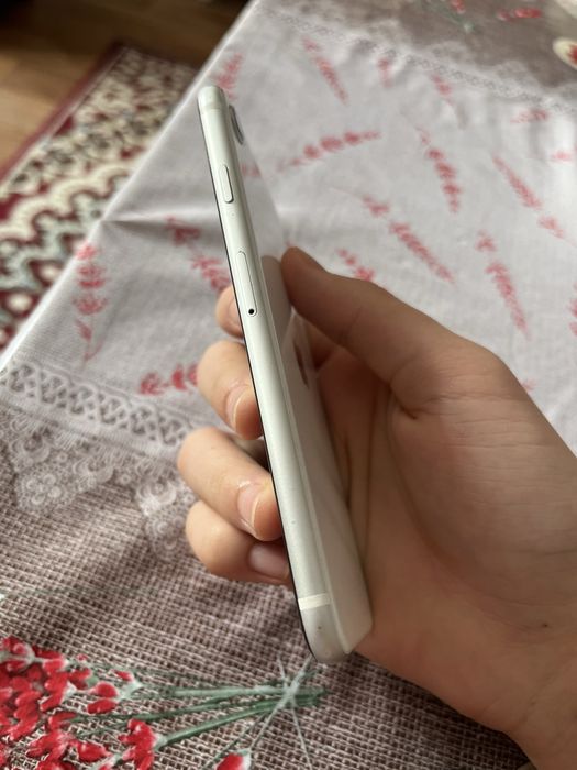 Айфон Се 2020 идеал