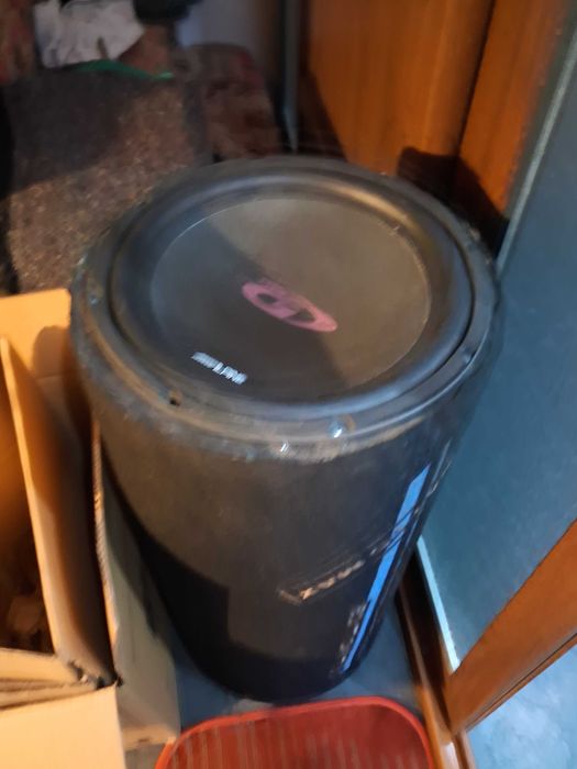 Бас каса за кола 12 ка Alpine усилвател MAC