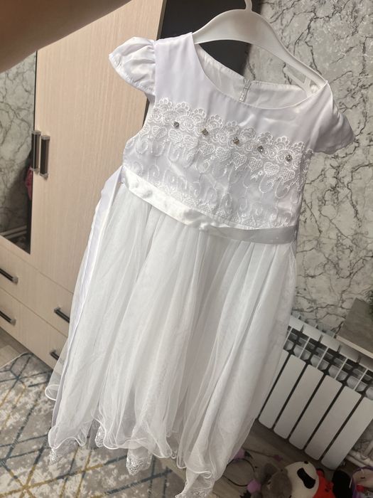 Продам детские платья