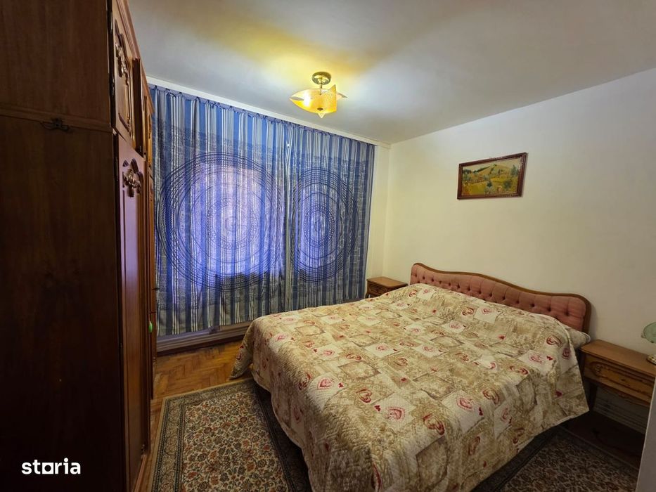 3 camere, bulevardul Roman Mușat, etaj 1, mobilat și utilat ca în poze