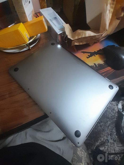 Macbook 2019 core i5 13-inch