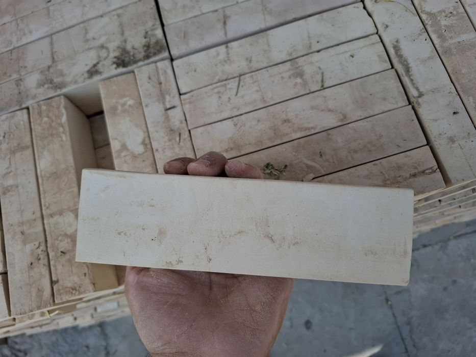 Падрашивка гишт сотилади.