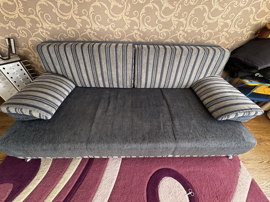 Диван продается