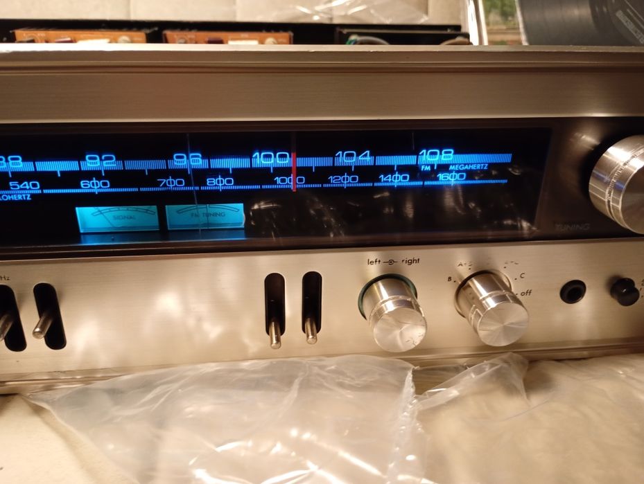 De vanzare - amplituner  Luxman R-800S