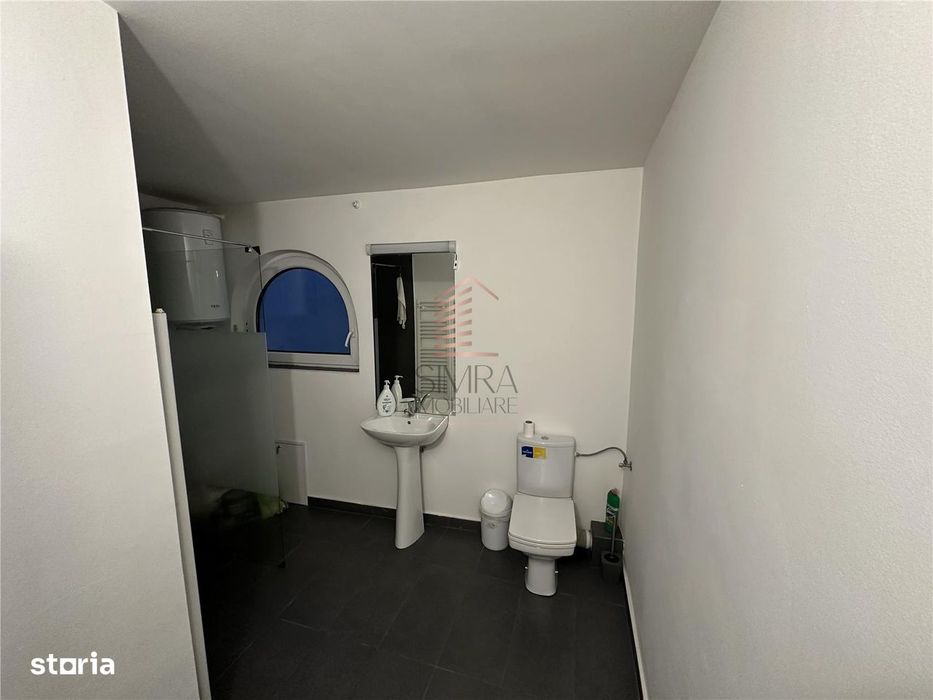 Casa ultracentrala curte comuna