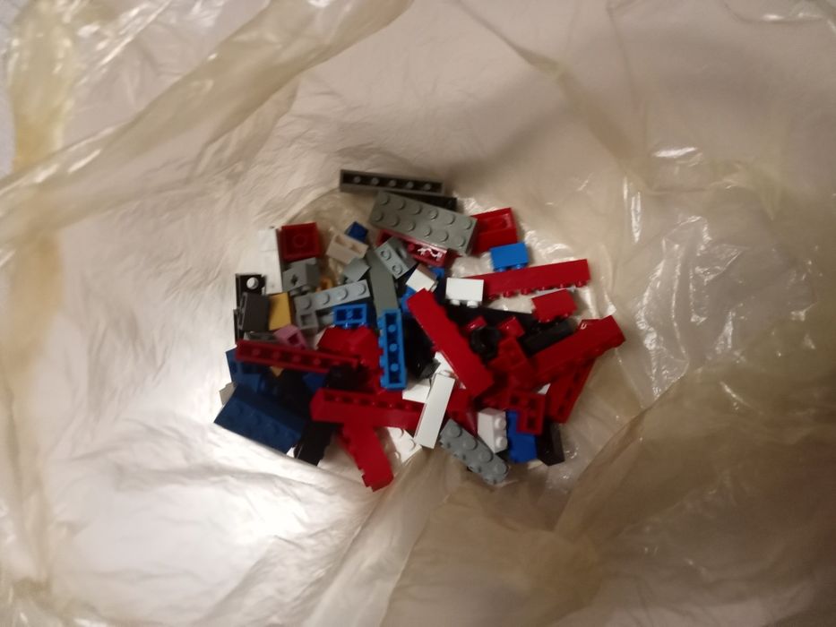 Продаю запчасти лего