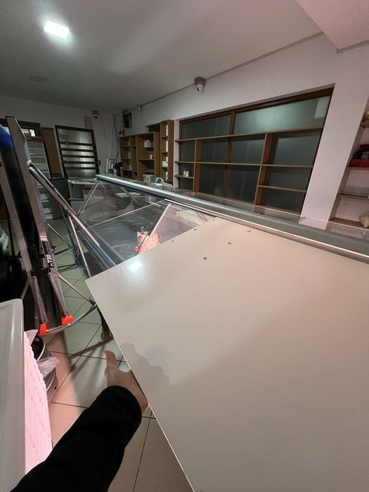 Vitrina Linde 380 cm lungime - mezeluri, lactate - FARA AGREGAT