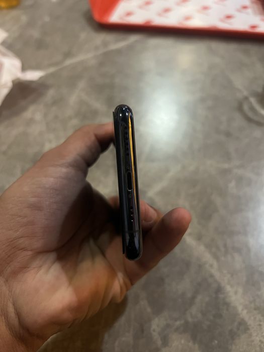 Iphone 11 pro green 256 srochni 250$