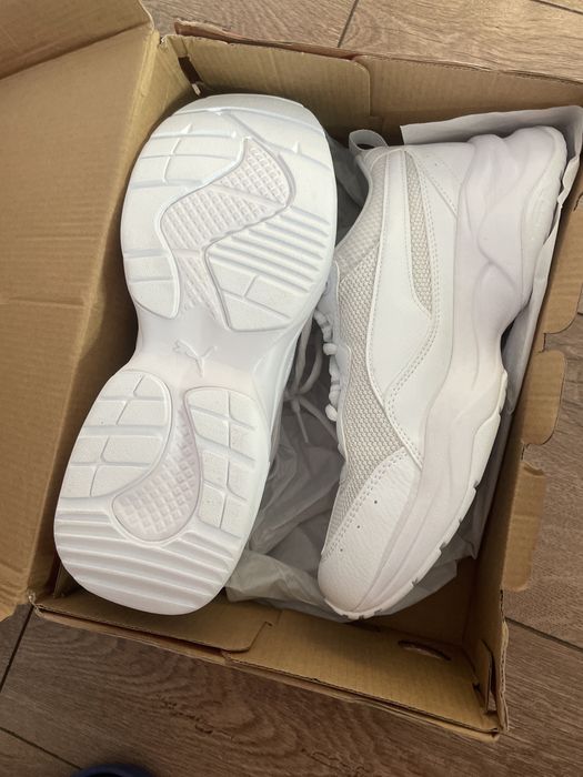 Чисто нови обувки Puma Cilia