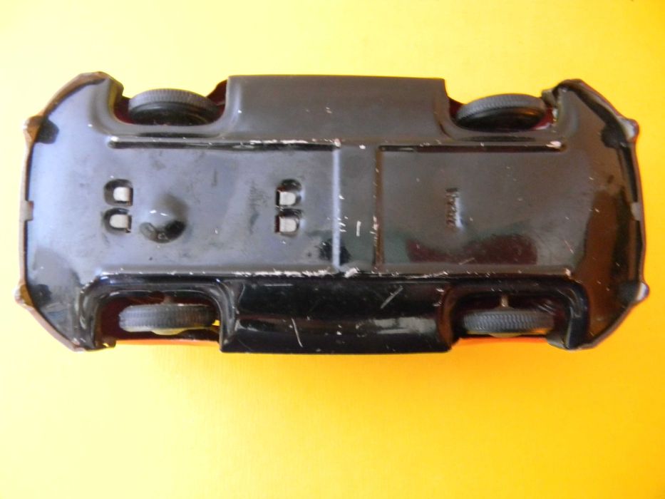 Jucarie masinuta din tablă vintage in coditie buna - japan