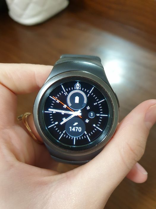 Часы  samsung  gear s2