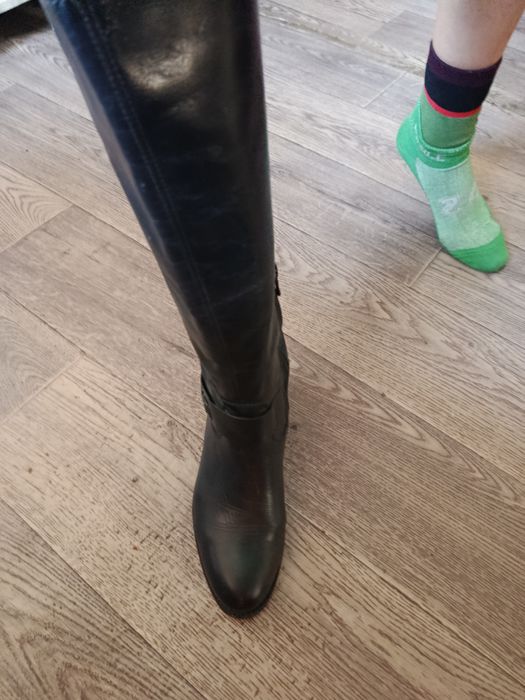 Сапоги  в отличном состоянии 38 размер , также есть полусапожки