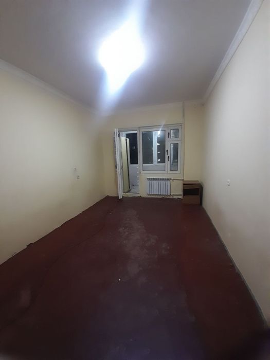 Sergeli 322-maktabni oldida 1 xonali  uy kvarteraga beriladi