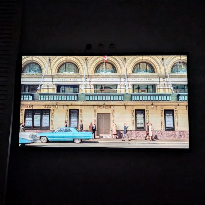 Телевизор LG 43 дюйма