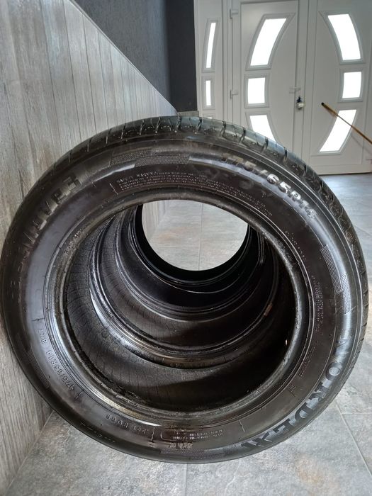 Vând anvelope masina