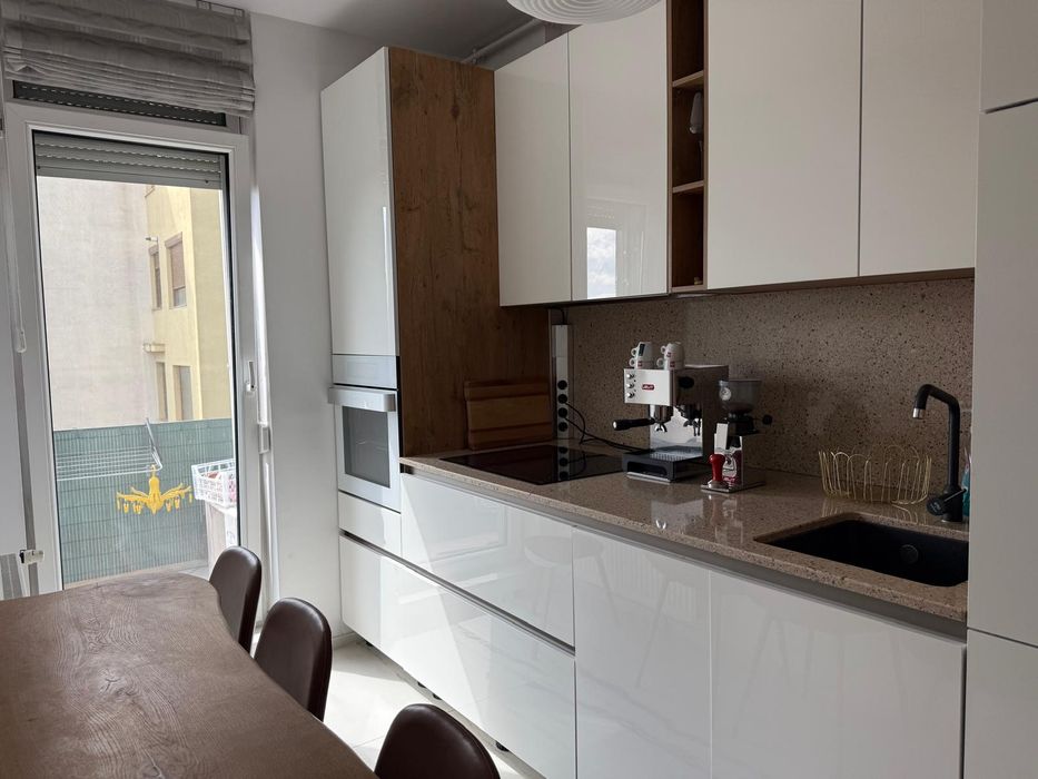 Închiriez apartament nou