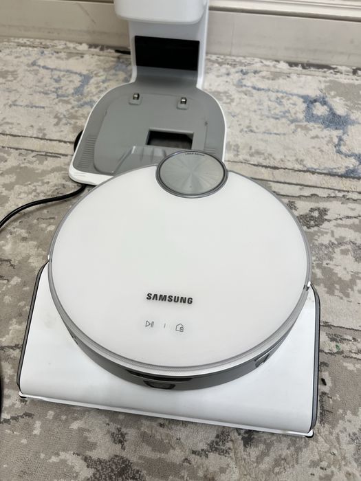 ПРОДАЮ  Робот-пилосос Samsung Jet Bot AI+