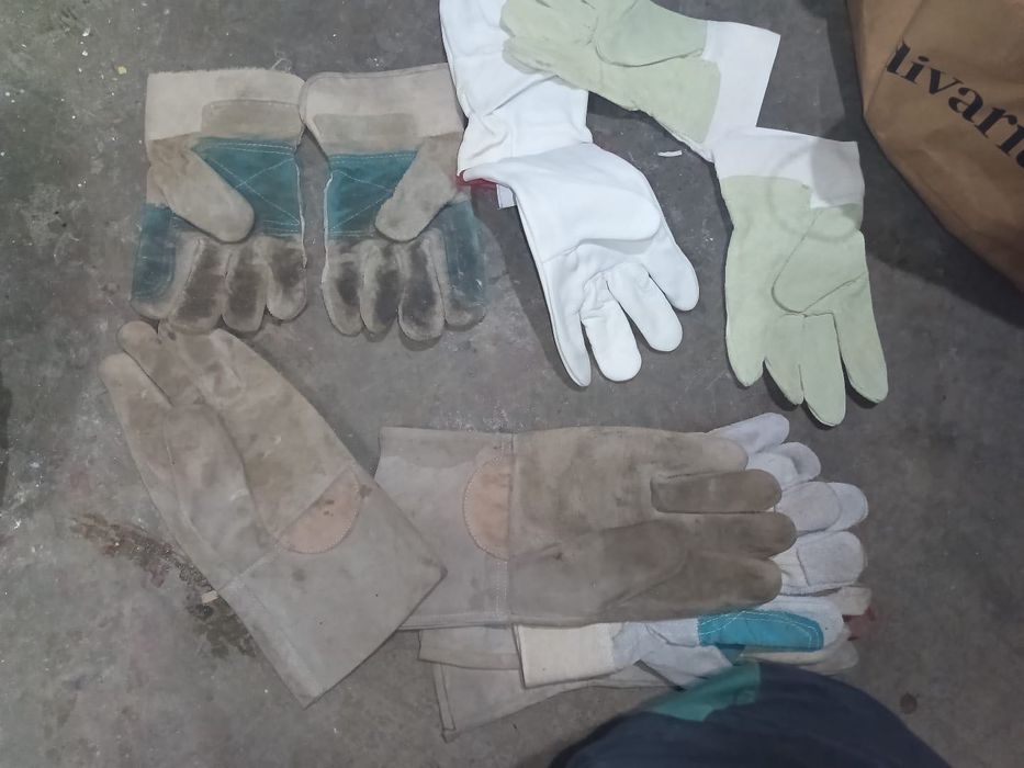 Manusi de lucru din piele, cauciuc