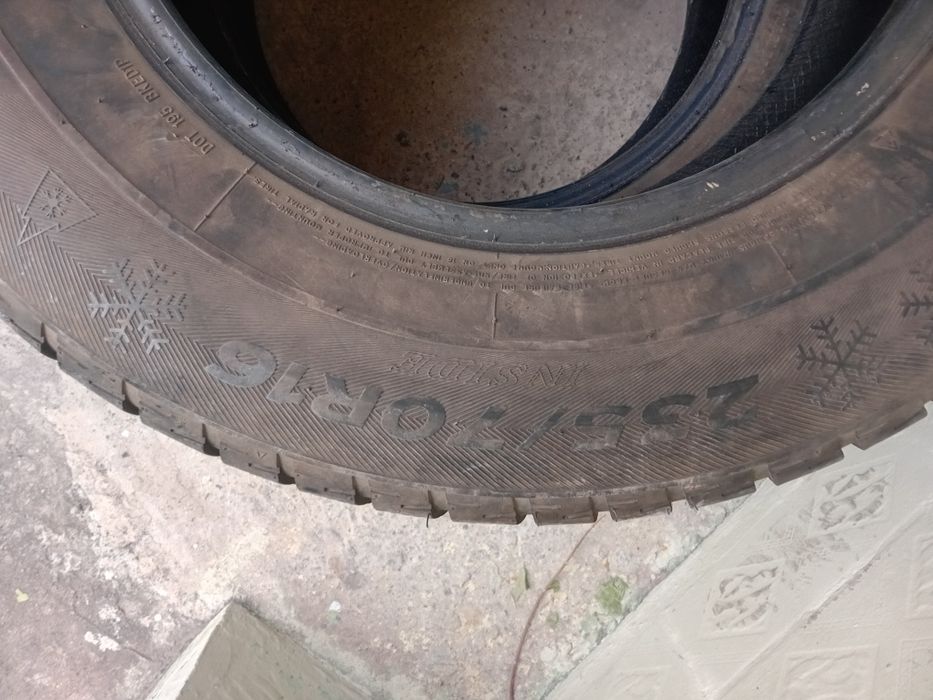 Продам шины на минивэн