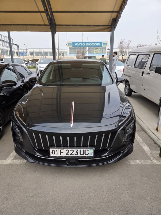 Avtomobil Hongqi sotiladi 2024