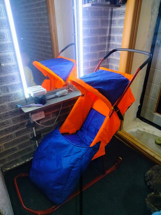 Продам санки с колёсиками