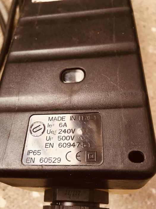 Telecomanda, comanda cu fir