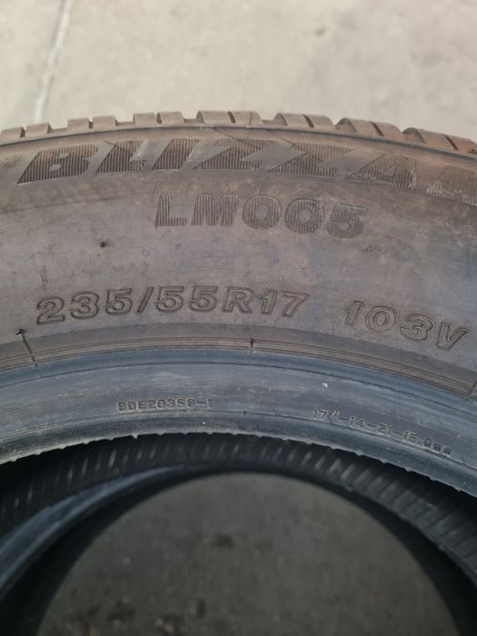 Зимни гуми 2 броя BRIDGESTONE Blizzak LM005 235 55 R17 дот 2722