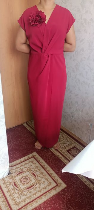 Платье женское в отличном состоянии