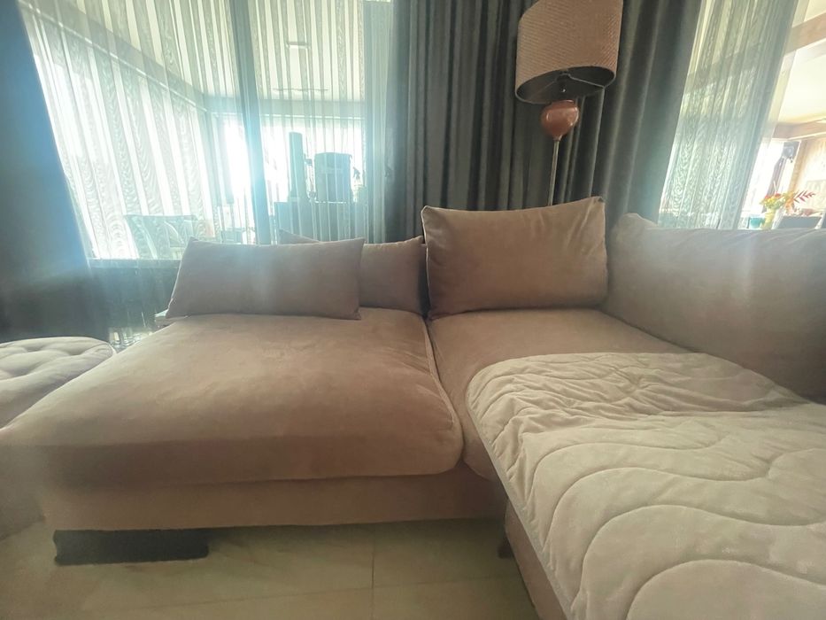 Ъглов диван с лежанка