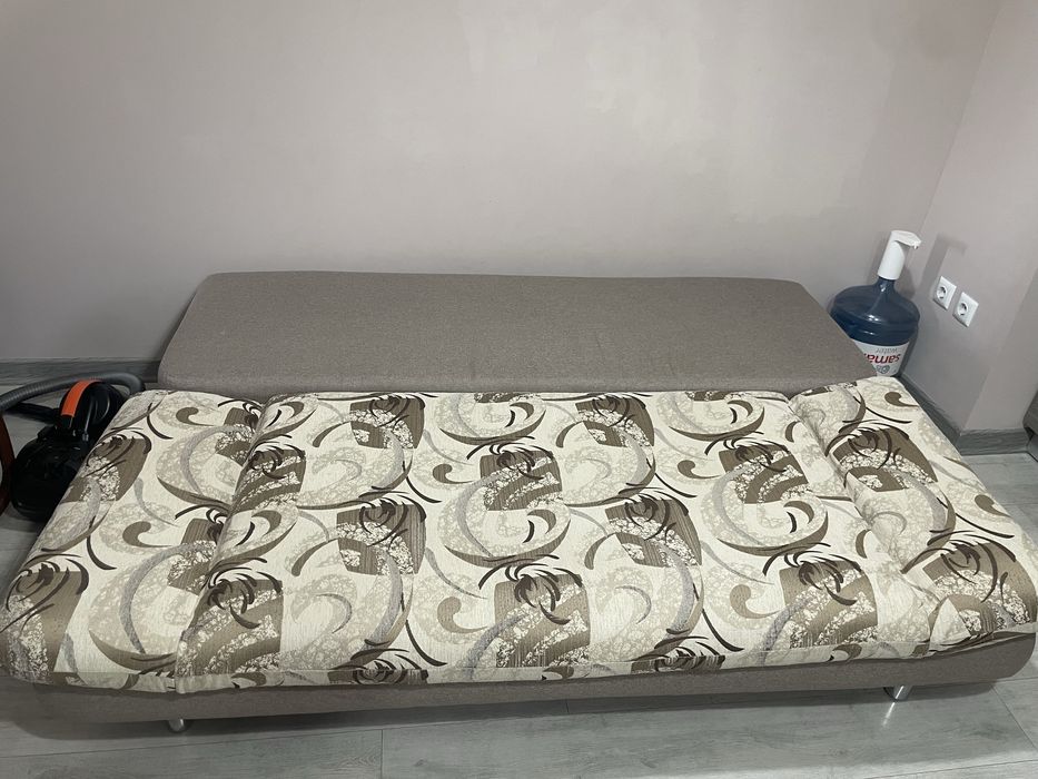 Срочно продам диван раскладной