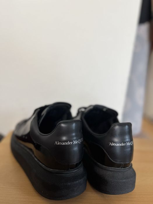 vand adidasi alexander mcqueen