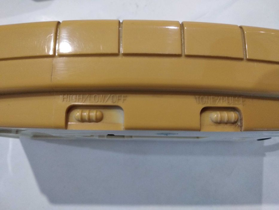 Телефон стационарен