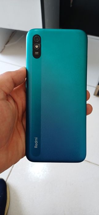 Redmi 9A 3/32 Sotiladi aybi yuq orqa kamerasi sal yorilgan