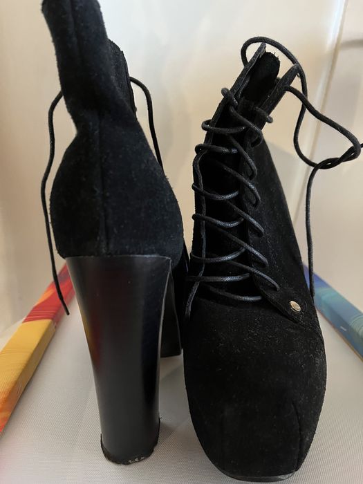 Ghete dama cu toc inalt