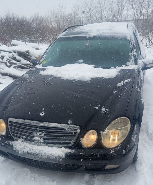 Dezmembrez Mercedes E class w211 E 2,7 CDi motor cutie jante capota.