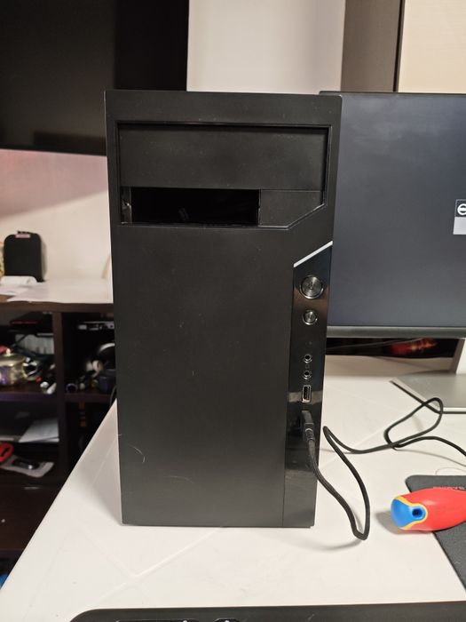Vand pc gaming+ monitor ryzen 3700x gtx 1660 super 16gb ram 500gb ssd