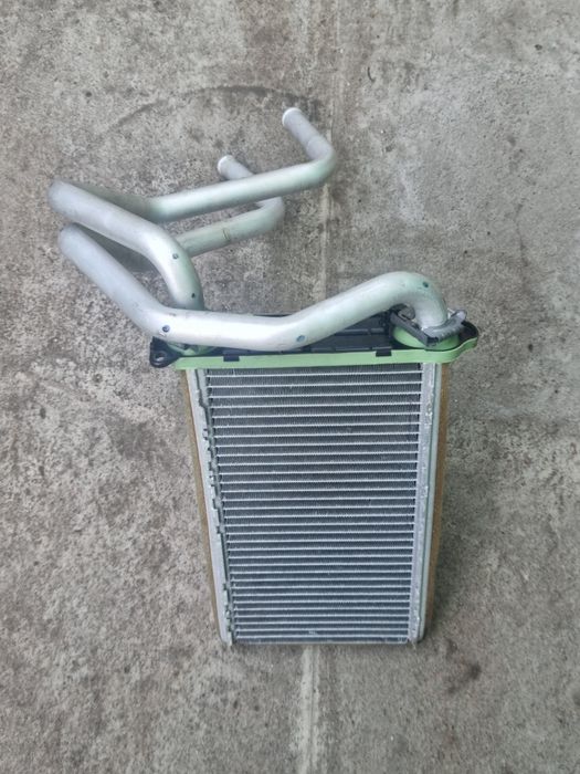 Радиатор печки на Toyota Estima.