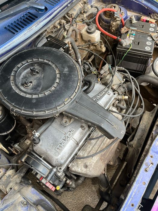 Продам мазду 121