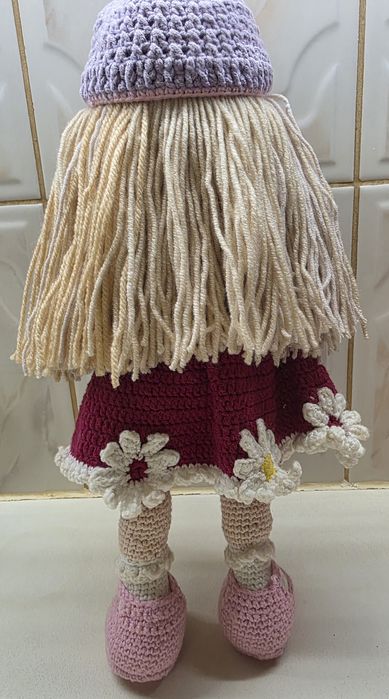 Papusa crosetata 35 cm cu rochita rosie