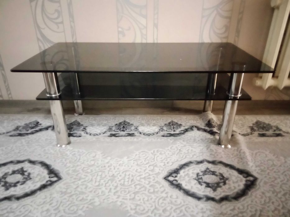 Стеклянный стол подставка
