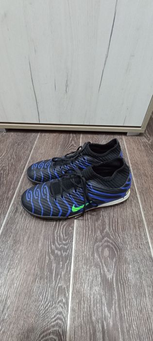 Бутсы футбольные