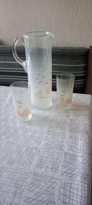 Продам графин,с двумя стаканами