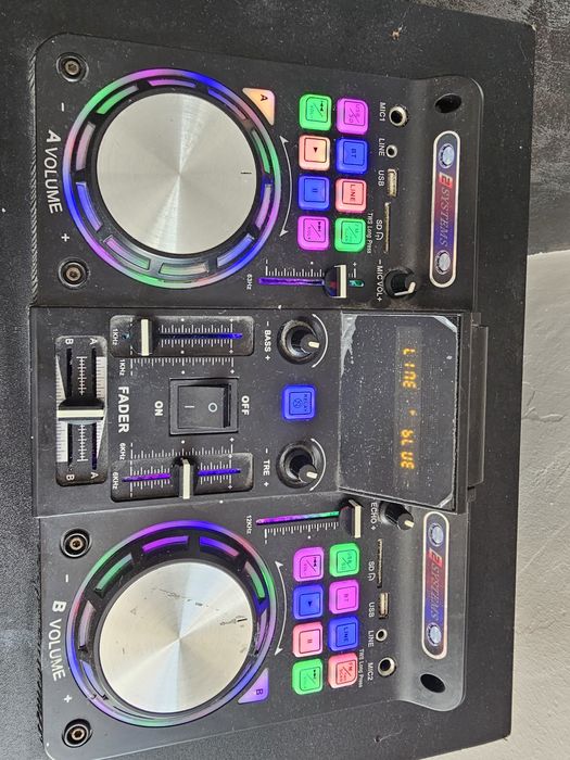 Boxă activă AKAI 300W RMS Bluetooth – stare foarte bună