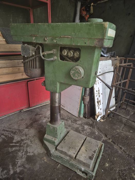 Трифазна настолна бормашина 350€